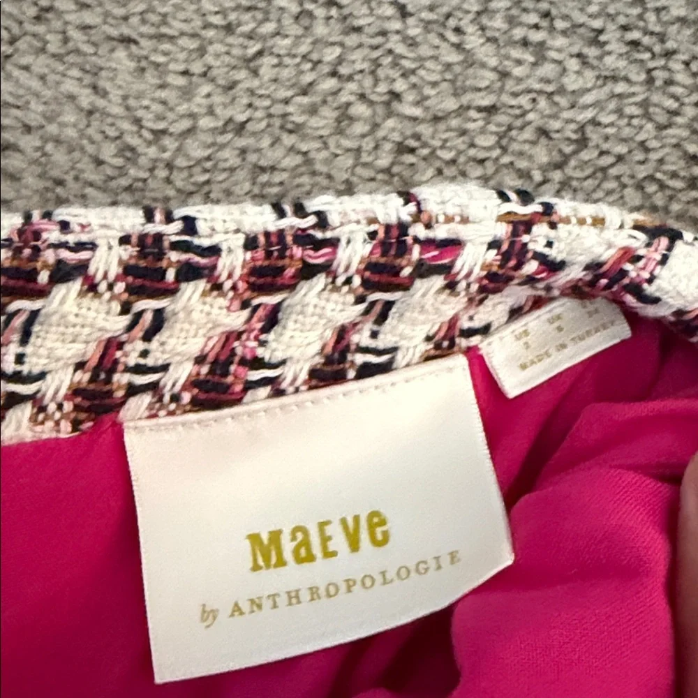 Maeve Anthropologie Houndstooth Tweed Flared Mini Skirt in Ivory and Pink